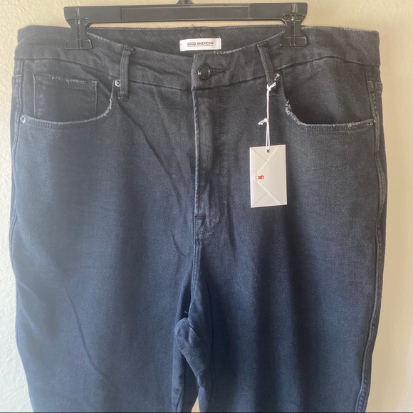 GOOD AMERICAN Good Curve Crop Skinny Raw Hem Jeans - Picture 5 of 10